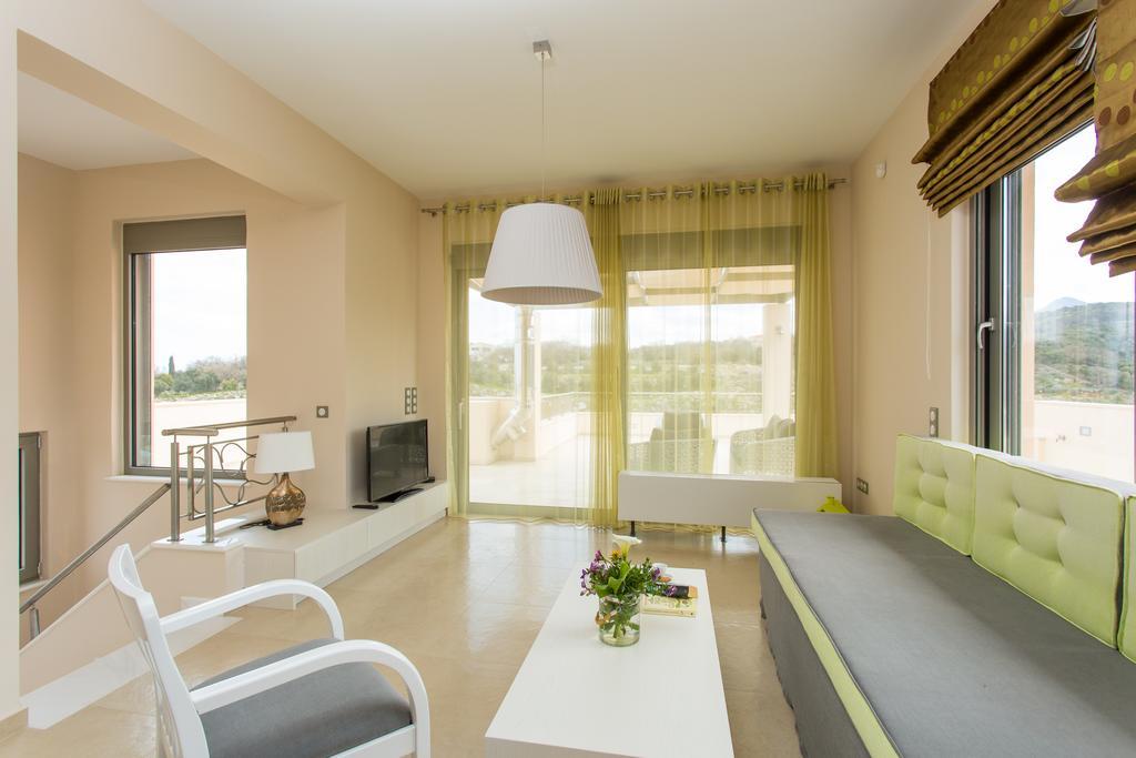 Deluxe Villa Ianthos - Outdoor Hot Tub & Kids Pool Gallos Exterior photo