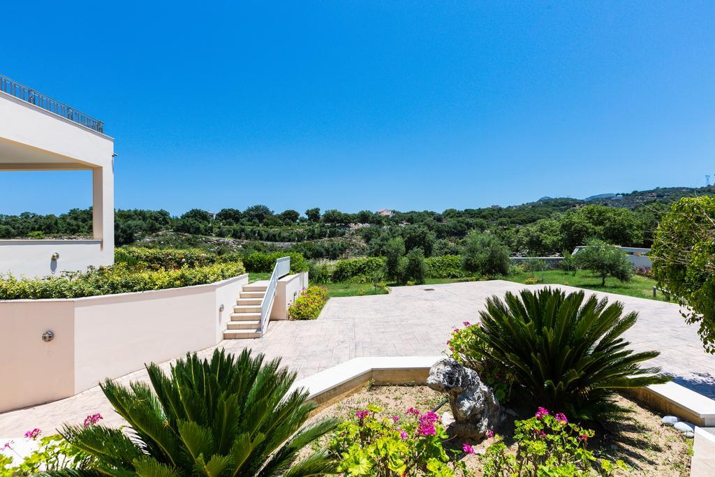Deluxe Villa Ianthos - Outdoor Hot Tub & Kids Pool Gallos Exterior photo